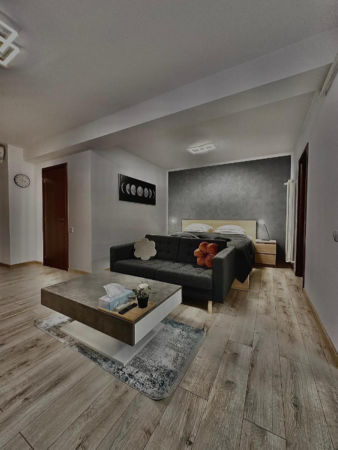 Shiro Daire Bükreş Dış mekan fotoğraf